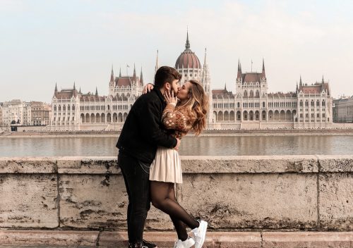 Il Parlamento di Budapest e l'amore visti dall'altra sponda del Danubio