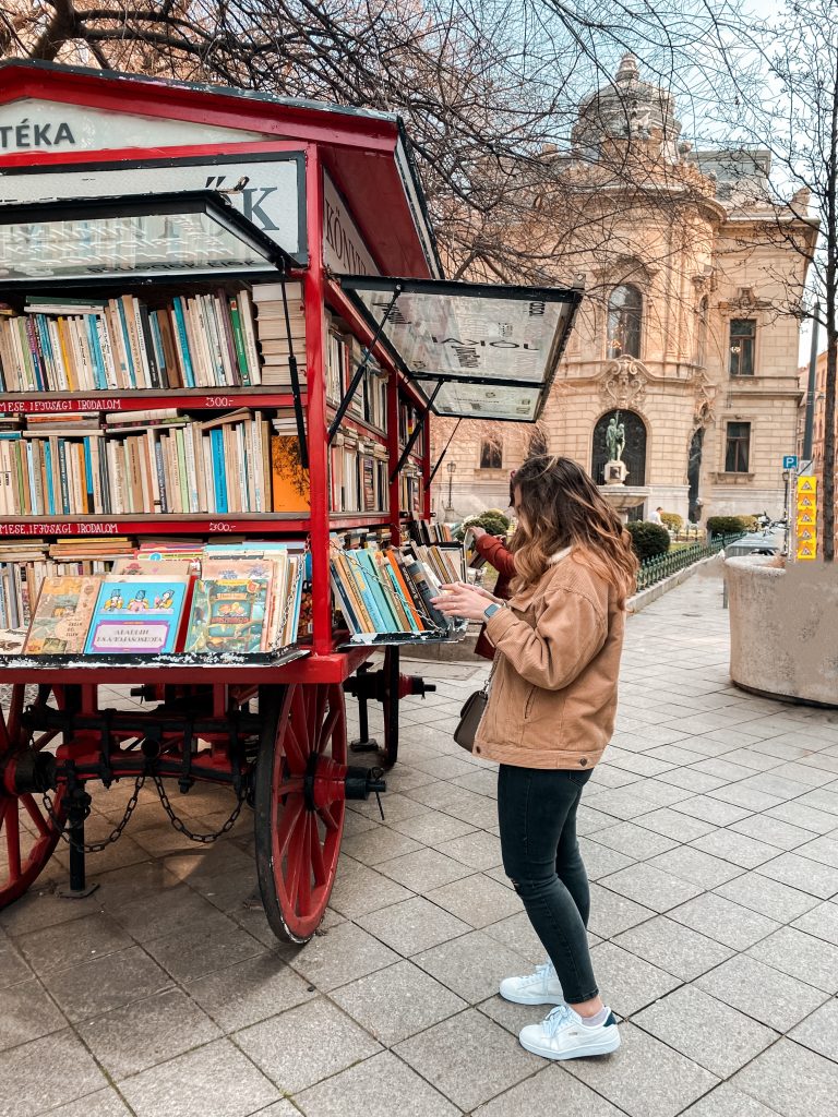 Libreria mobile tra le vie di Budapest